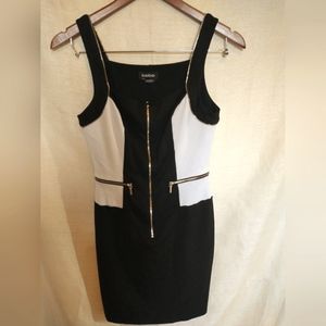Bebe Black and White Bodycon Mini Dress Gold Zippers Size Small